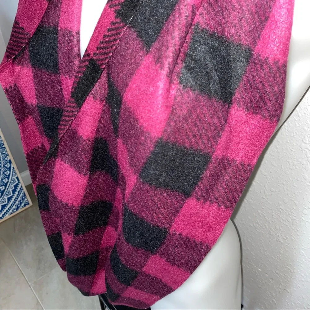 Old Navy Infinity Scarf - Picture 5 of 7